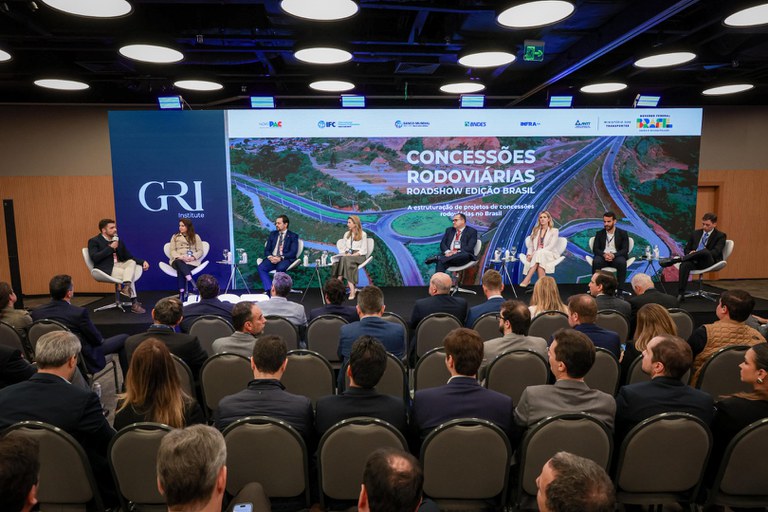 Evento promovido pelo Ministério dos Transportes aproxima maiores atores do setor e abre possibilidade de novos negócios